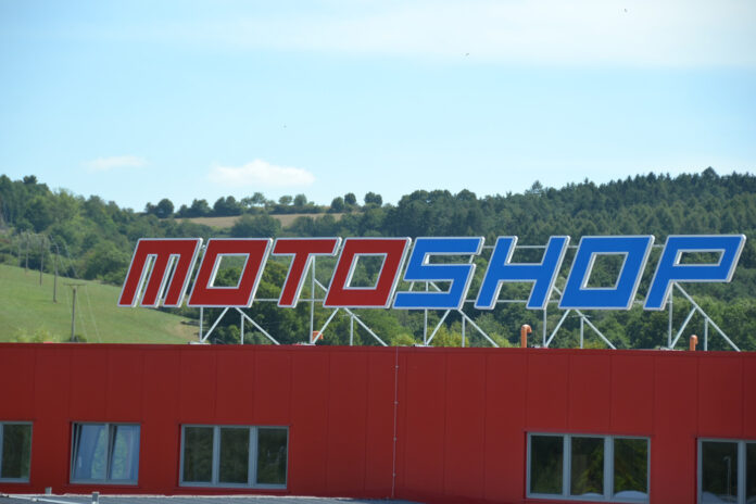 160812_moto_shop_301.jpg