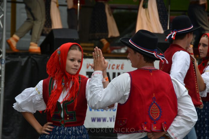 2582012_folklorni_festival_vizovice_0135.jpg