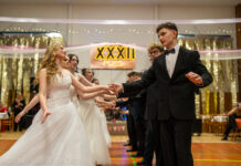 9 ošerpovaných deváťáků a plný sál! 32. Reprezentační ples v Trnavě je minulostí