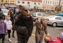 Masopust ve Vizovicích: Smrťák vyháněl zimu, ta si ale dala načas