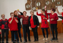 Velikonoční jarmark ve Vizovicích prověřilo chladné počasí. Hitem byl svařák